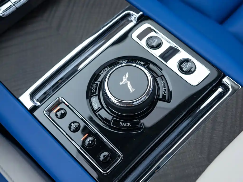 Rolls-Royce Cullinan — миниатюра 18