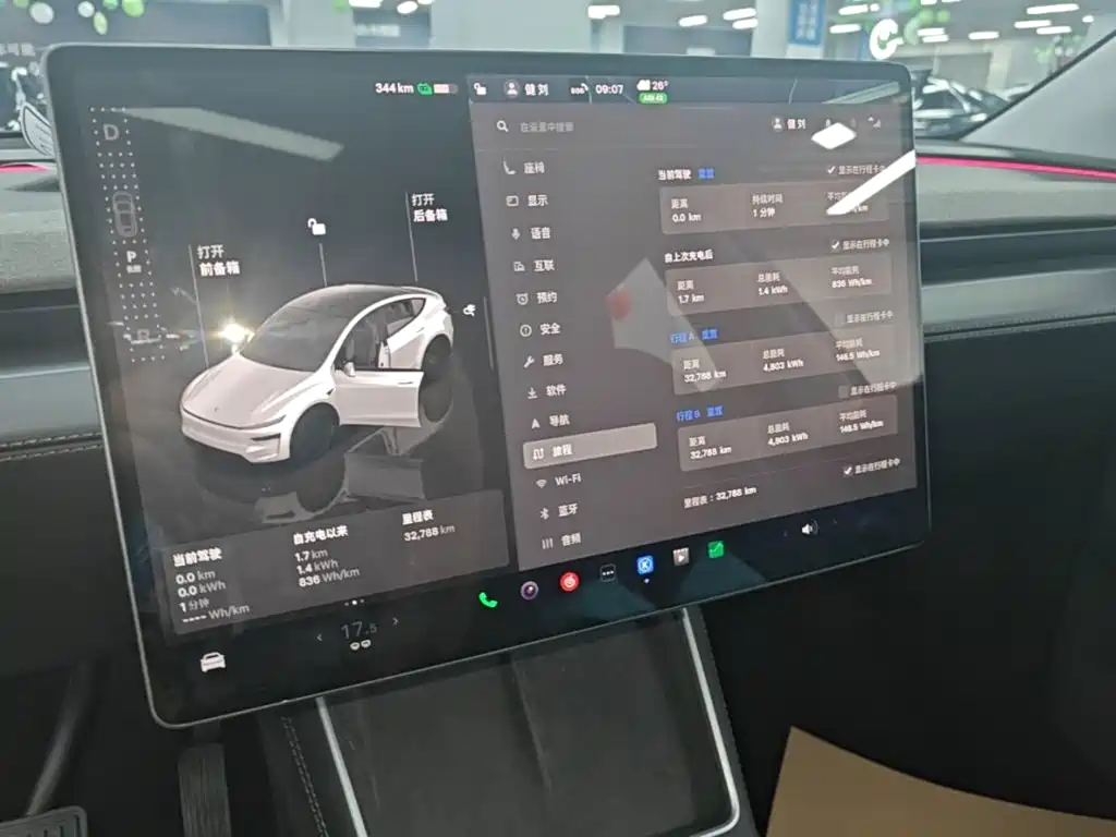 Tesla Model Y — миниатюра 13