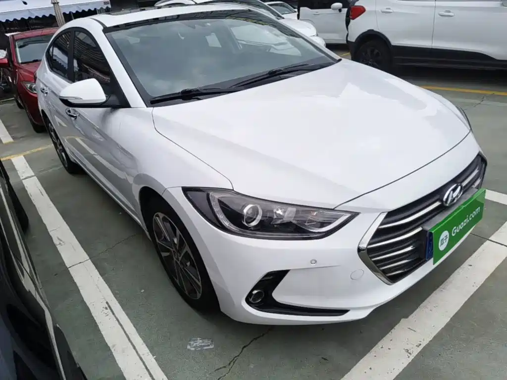 Hyundai Elantra — миниатюра 4