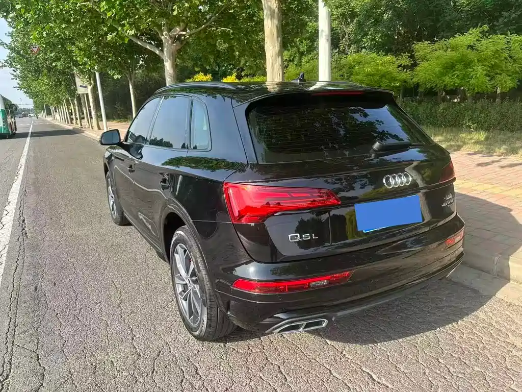 Audi Q5L 2024 40 TFSI Luxury