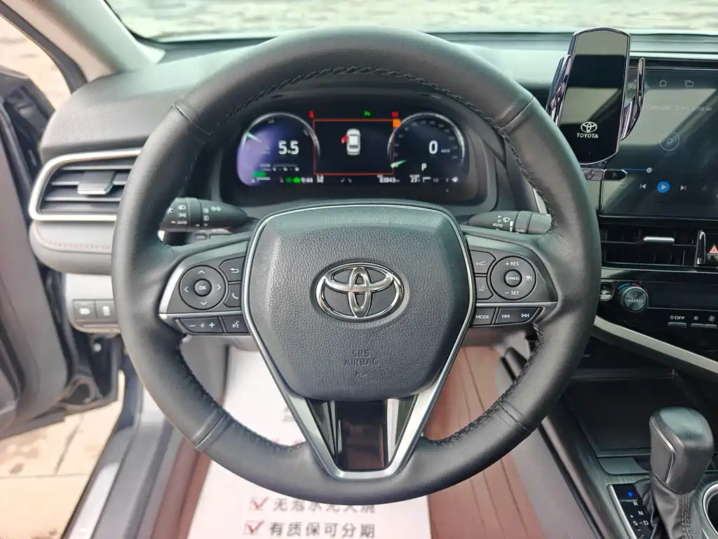 Toyota Camry — миниатюра 13