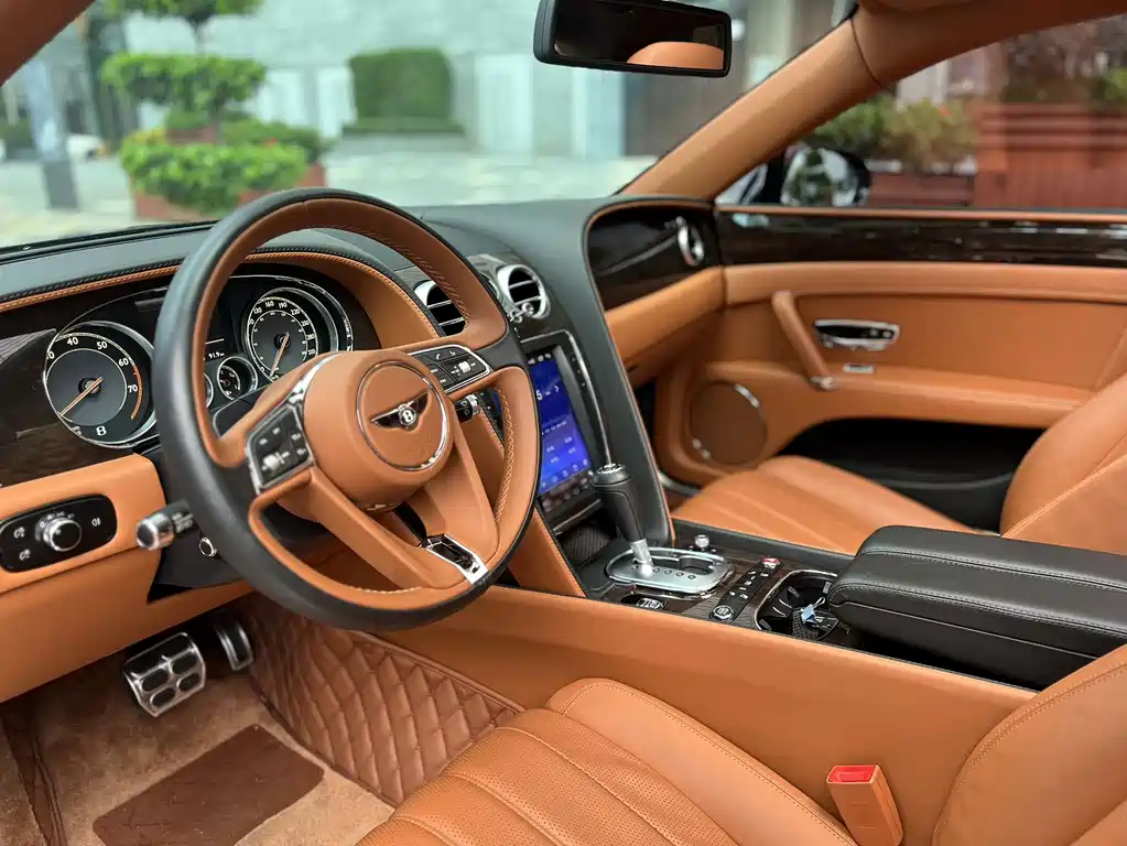 Bentley Flying Spur — миниатюра 7