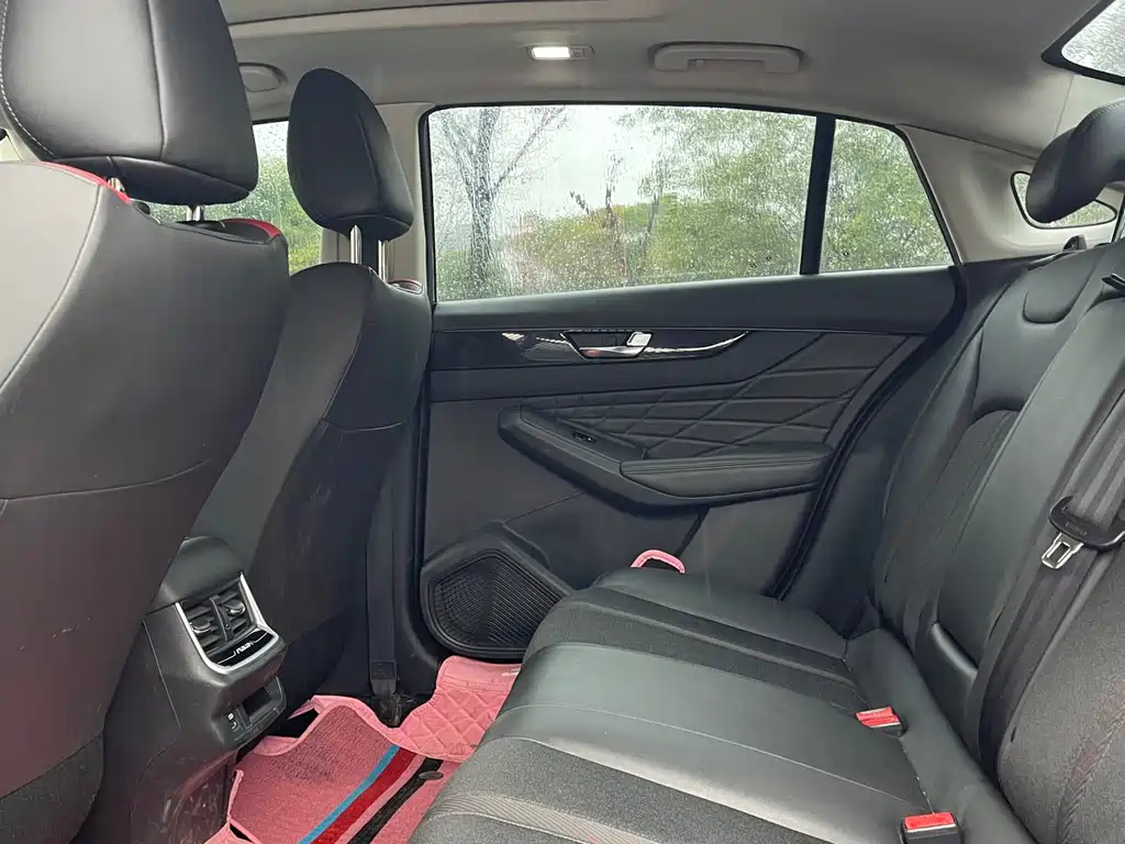 DONGFENG YI HYUN MAX