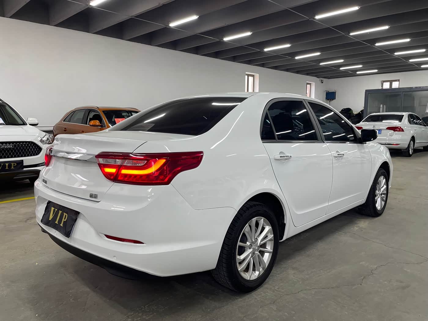 Geely Vision 1.5 л 2021 г. Белый, пробег 50000 км