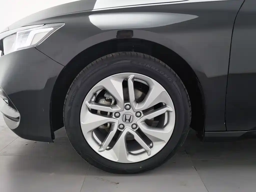 Honda Accord — миниатюра 17