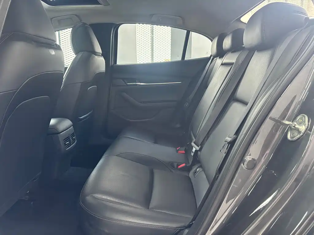 Mazda Mazda3 3 2022 2.0L AT