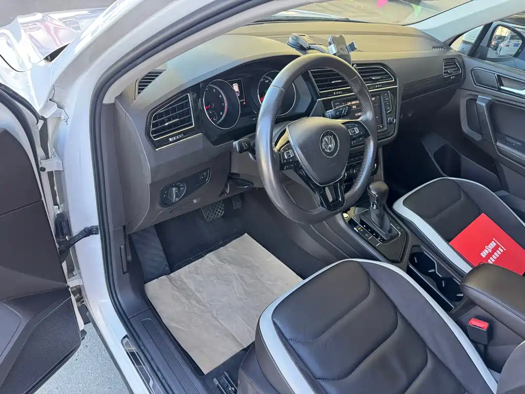 Volkswagen Tiguan L — миниатюра 7