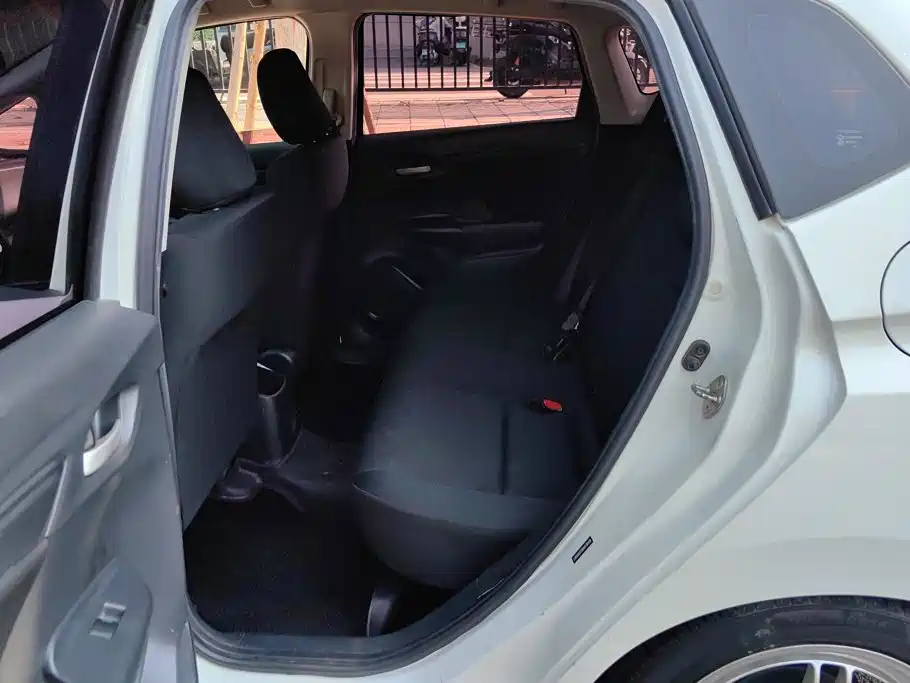 Honda Fit — миниатюра 11