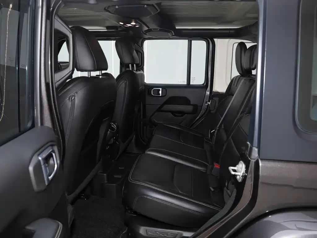 Jeep Wrangler PHEV — миниатюра 20