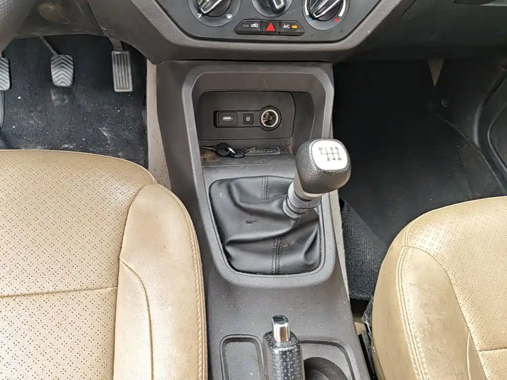 Wuling Hongguang — миниатюра 14
