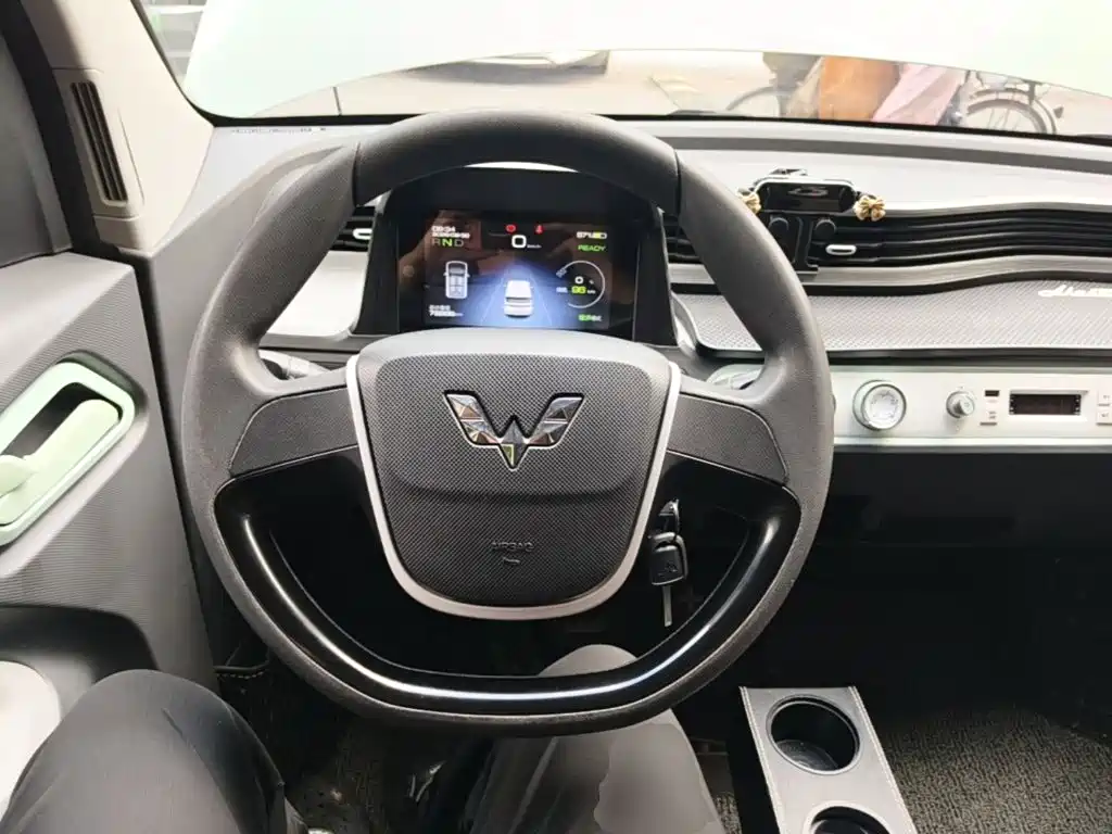 Wuling MINIEV — миниатюра 11