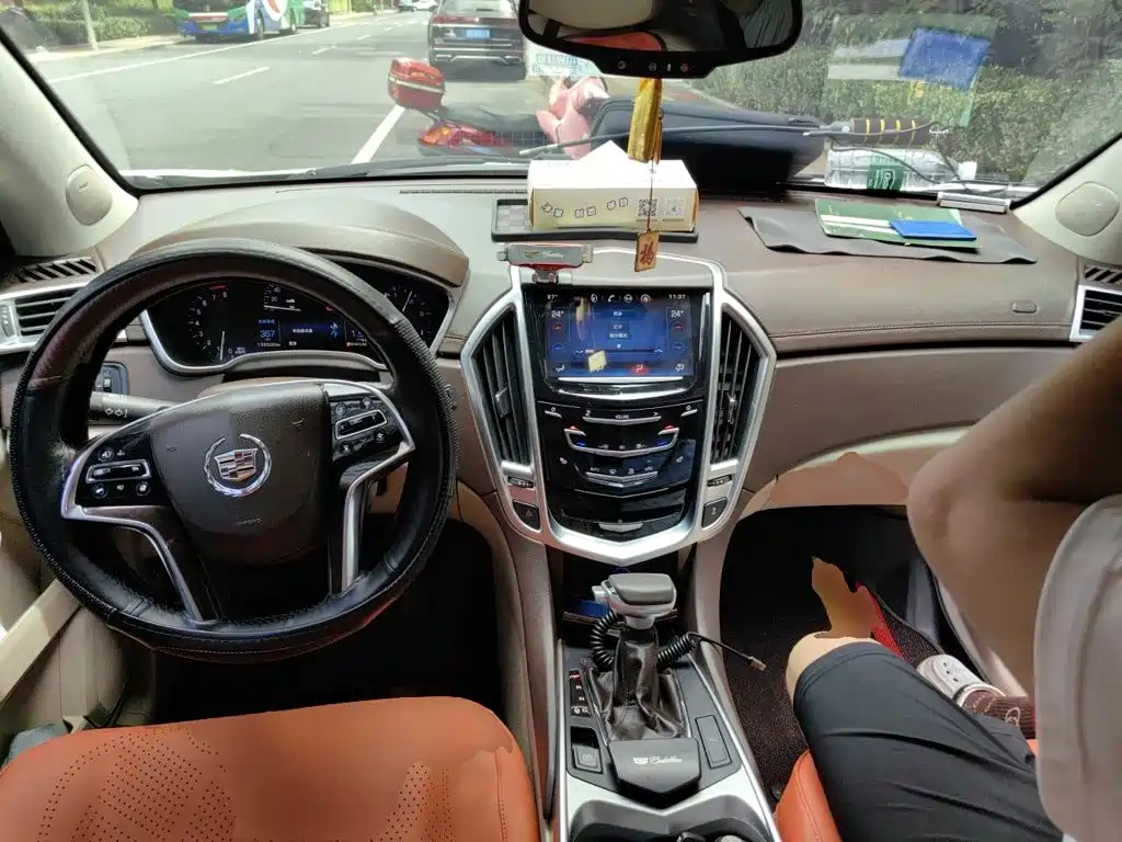 Cadillac SRX — миниатюра 10
