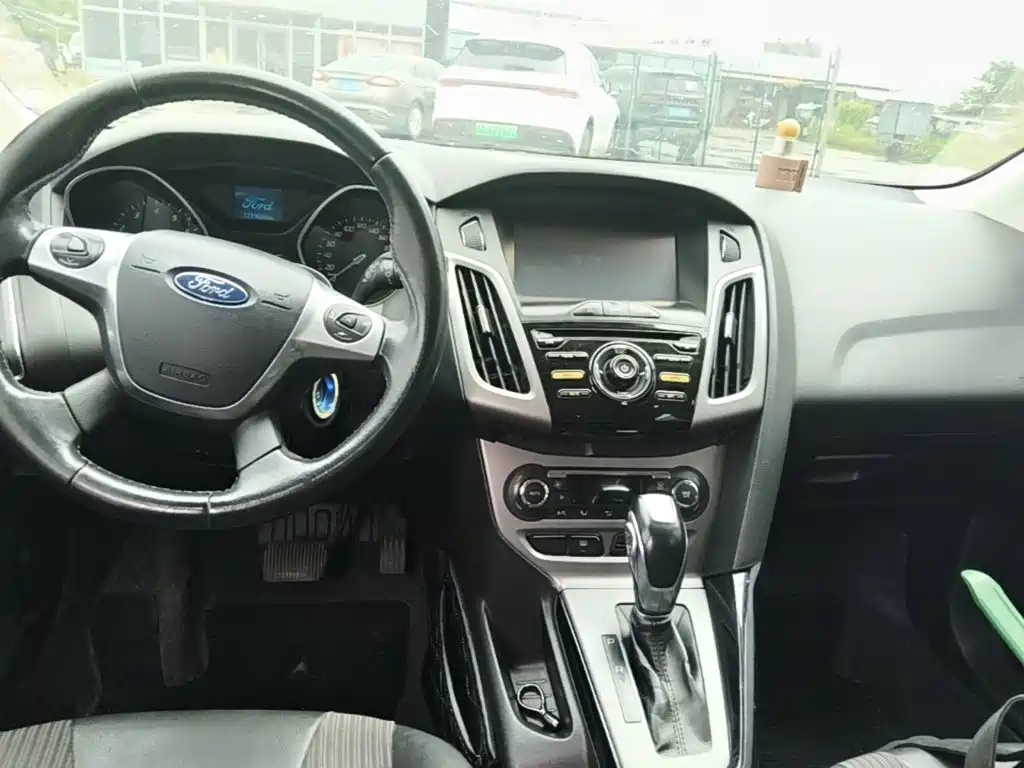 Ford Focus — миниатюра 14