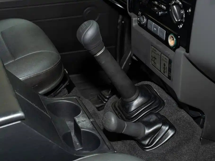Land Rover Defender — миниатюра 14