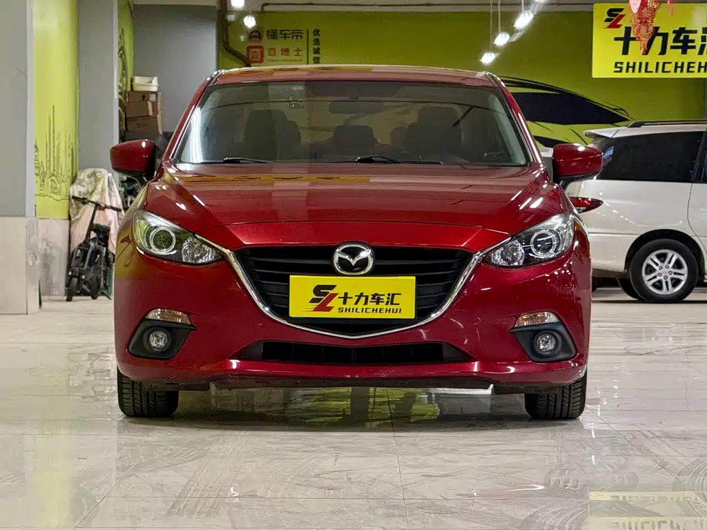 Mazda Mazda3 3 2014 1.5L MT Comfort