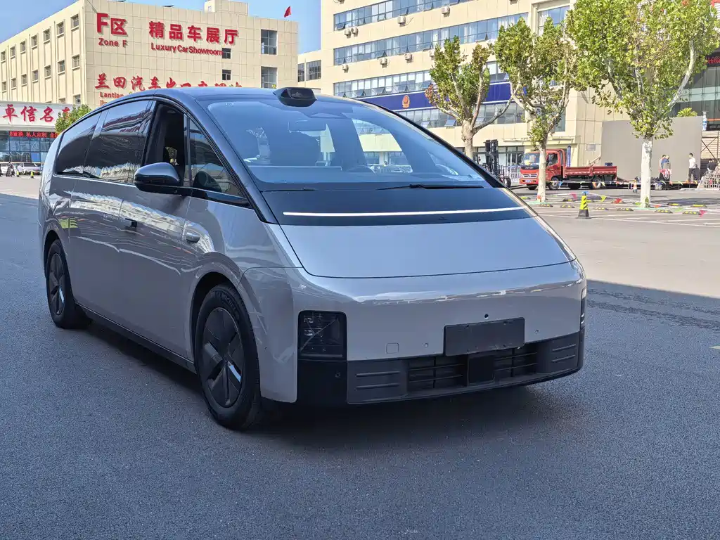 Li Auto Li MEGA — миниатюра 2