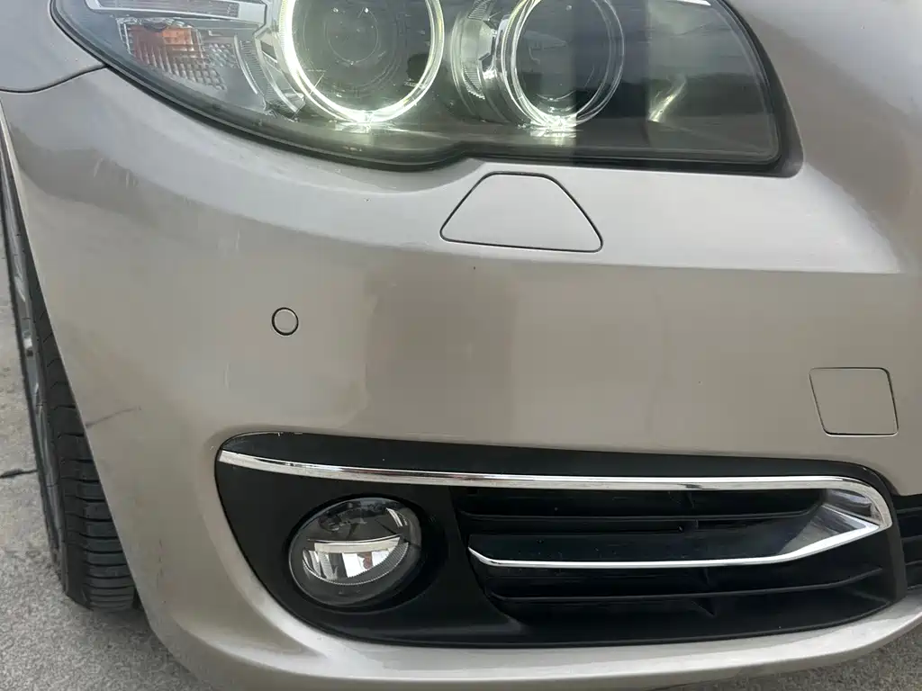 BMW 5 Series — миниатюра 9