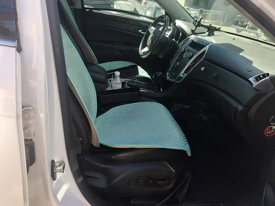 Cadillac SRX — миниатюра 8