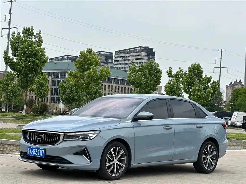 Geely Emgrand 2024