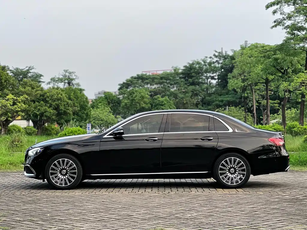 Mercedes-Benz E-Class — миниатюра 19