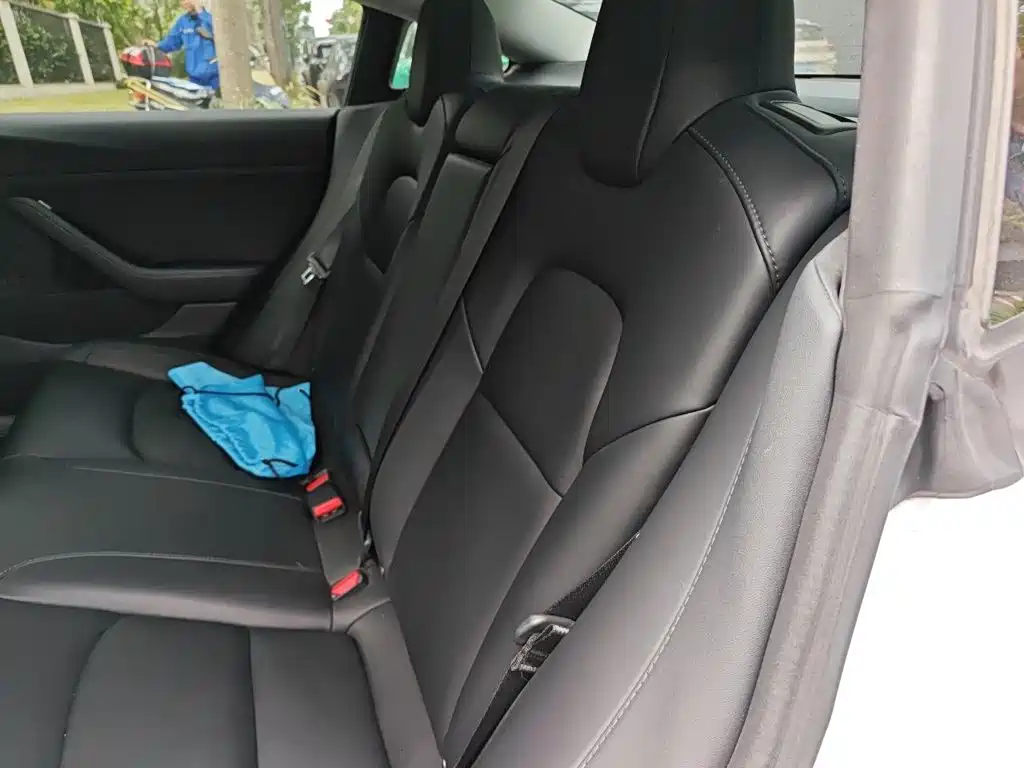 Tesla Model 3 — миниатюра 13