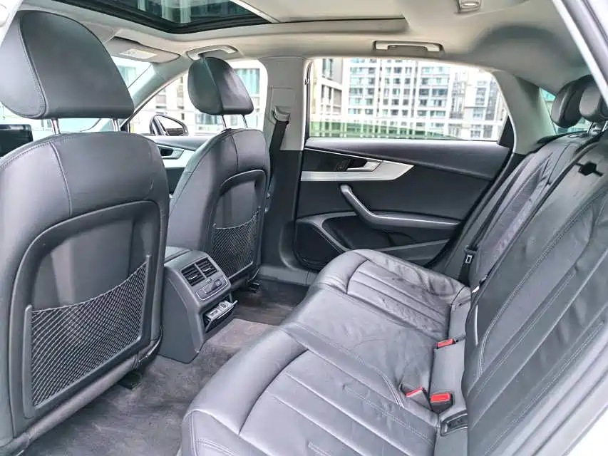 Audi A4L 2019 40 TFSI Fashion V