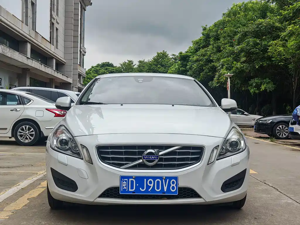 Volvo S60 (Import) — миниатюра 3