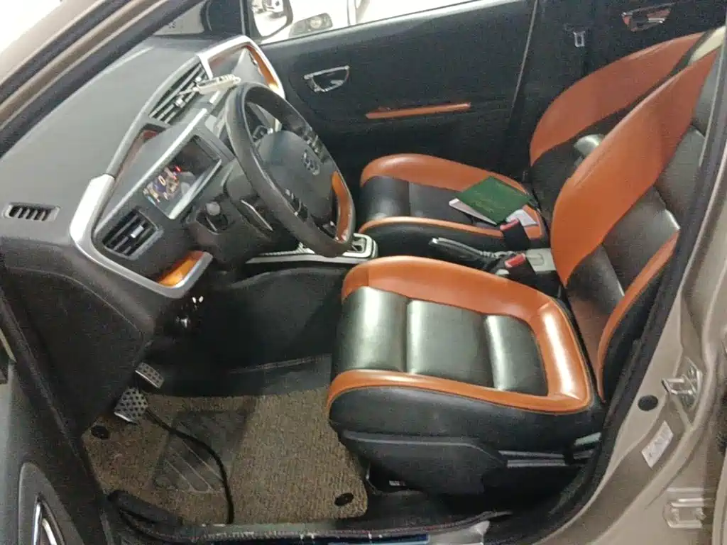 Geely Vision X1 — миниатюра 15