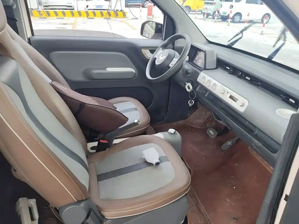 Wuling MINIEV — миниатюра 25