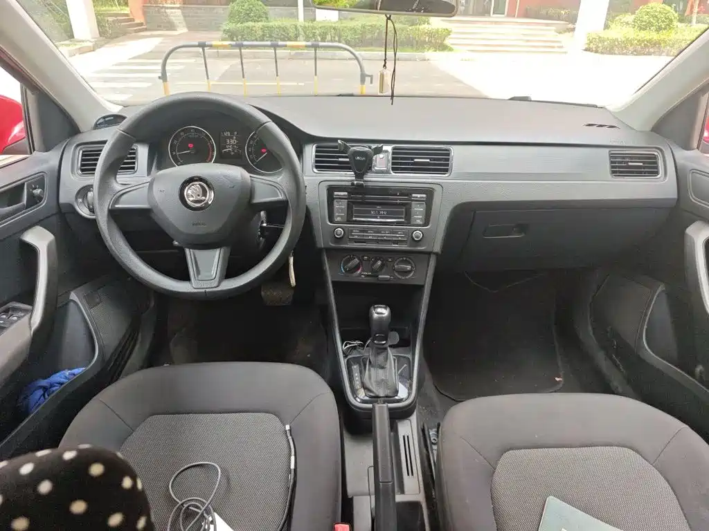 Skoda Rapid Spaceback — миниатюра 10