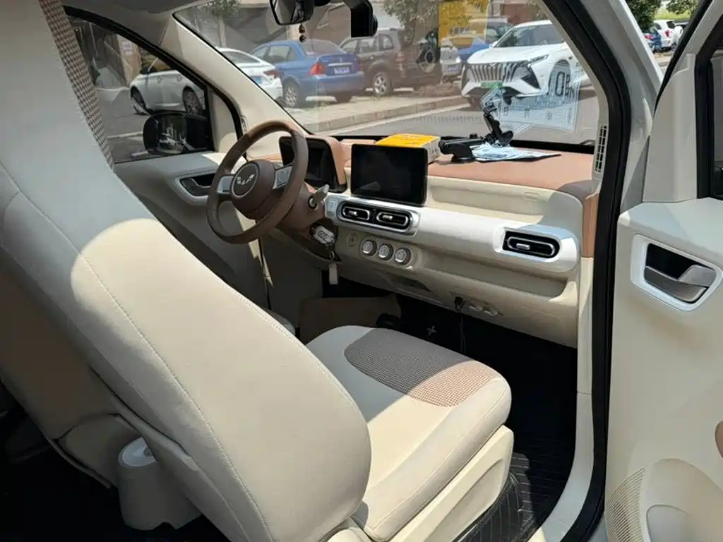 Wuling MINIEV — миниатюра 8