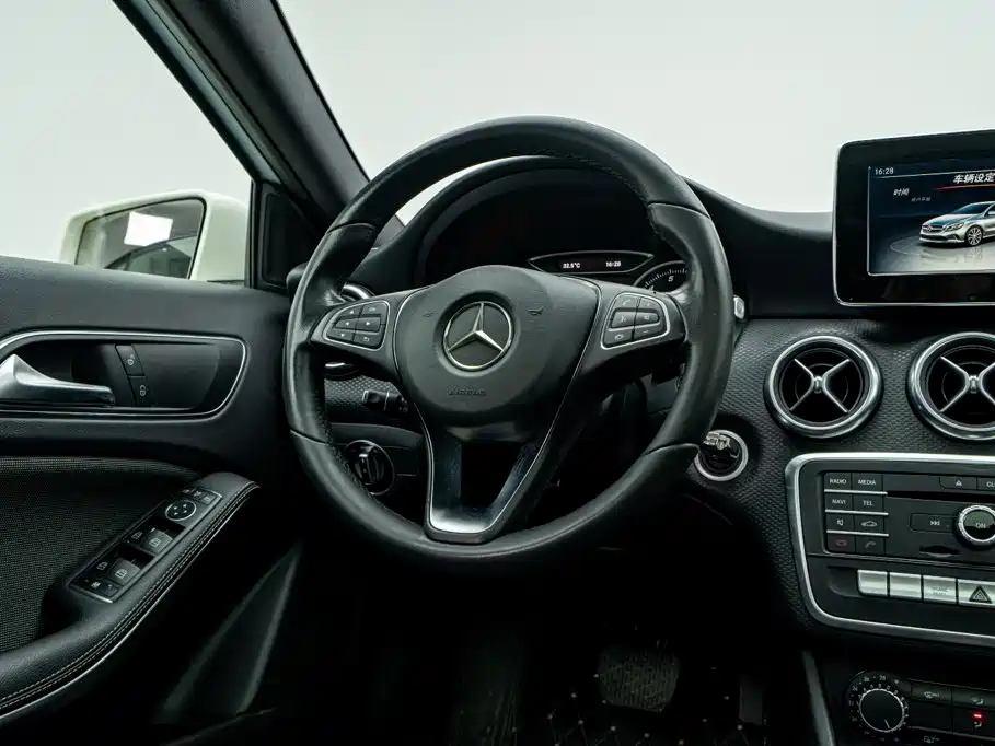 Mercedes-Benz A-Class (Import) — миниатюра 14