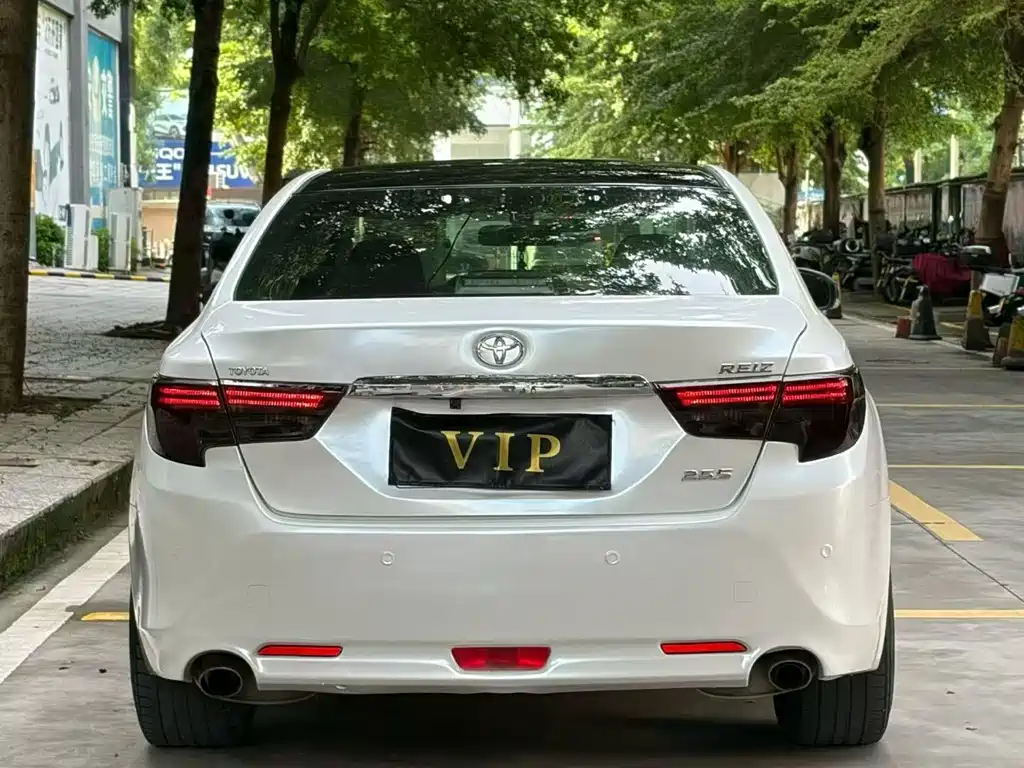 Toyota Reiz — миниатюра 9