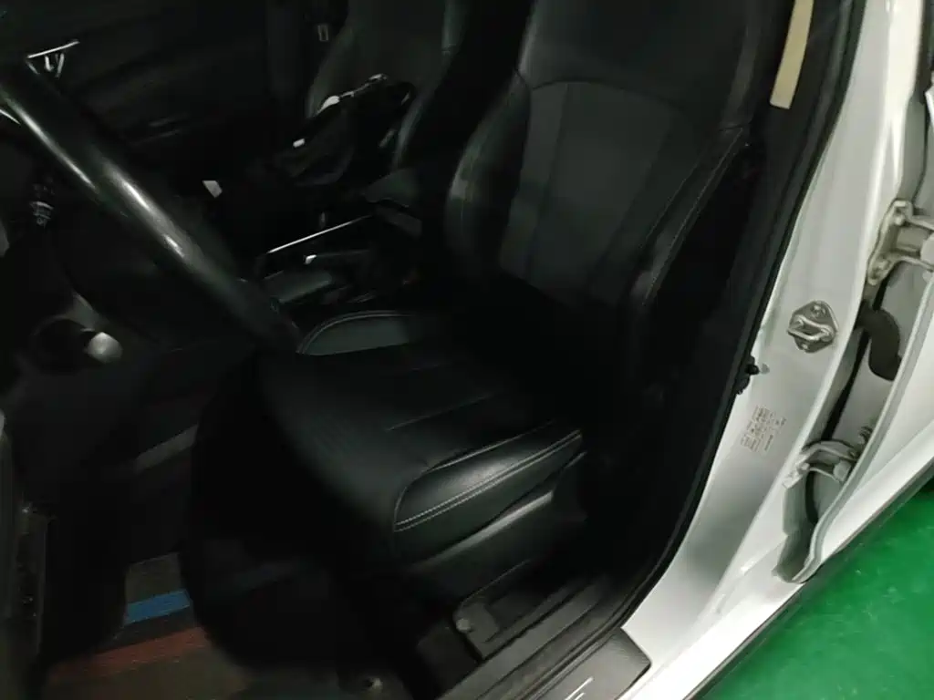 Geely Vision X3 — миниатюра 15
