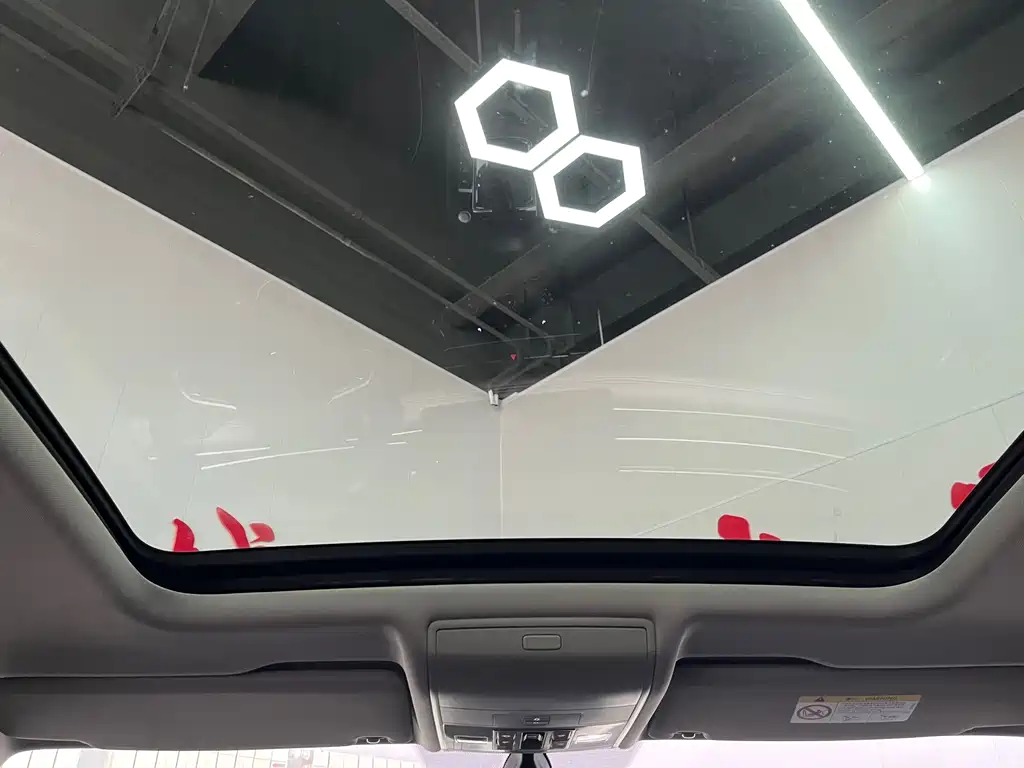 Volkswagen Tiguan L — миниатюра 15