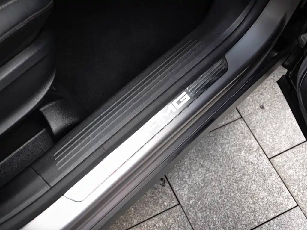 MERCEDES-BENZ GLA AMG