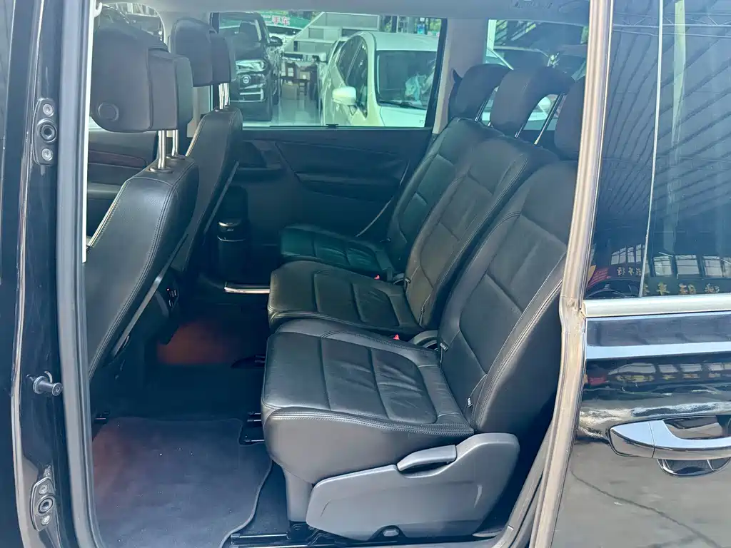 Volkswagen Sharan — миниатюра 21