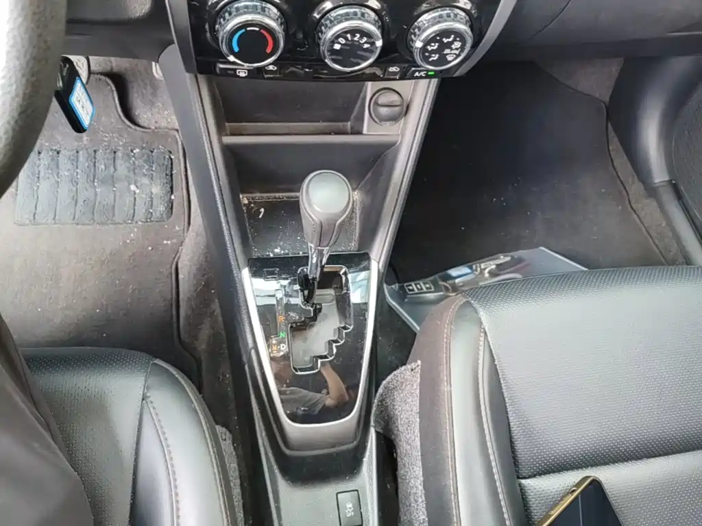 Toyota Yaris L — миниатюра 14