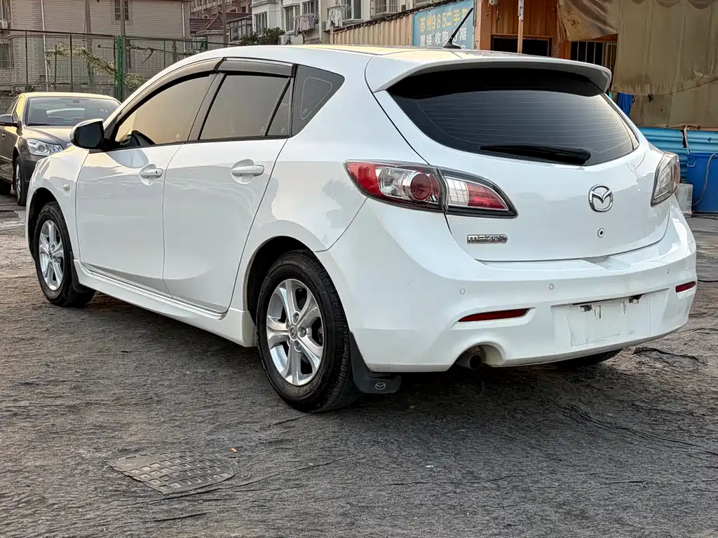Mazda Mazda3 3 2013 1.6L AT Elite