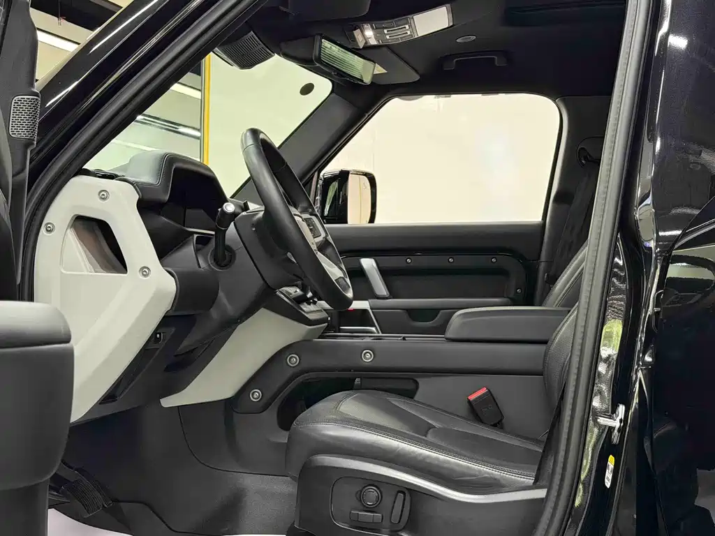 Land Rover Defender — миниатюра 8