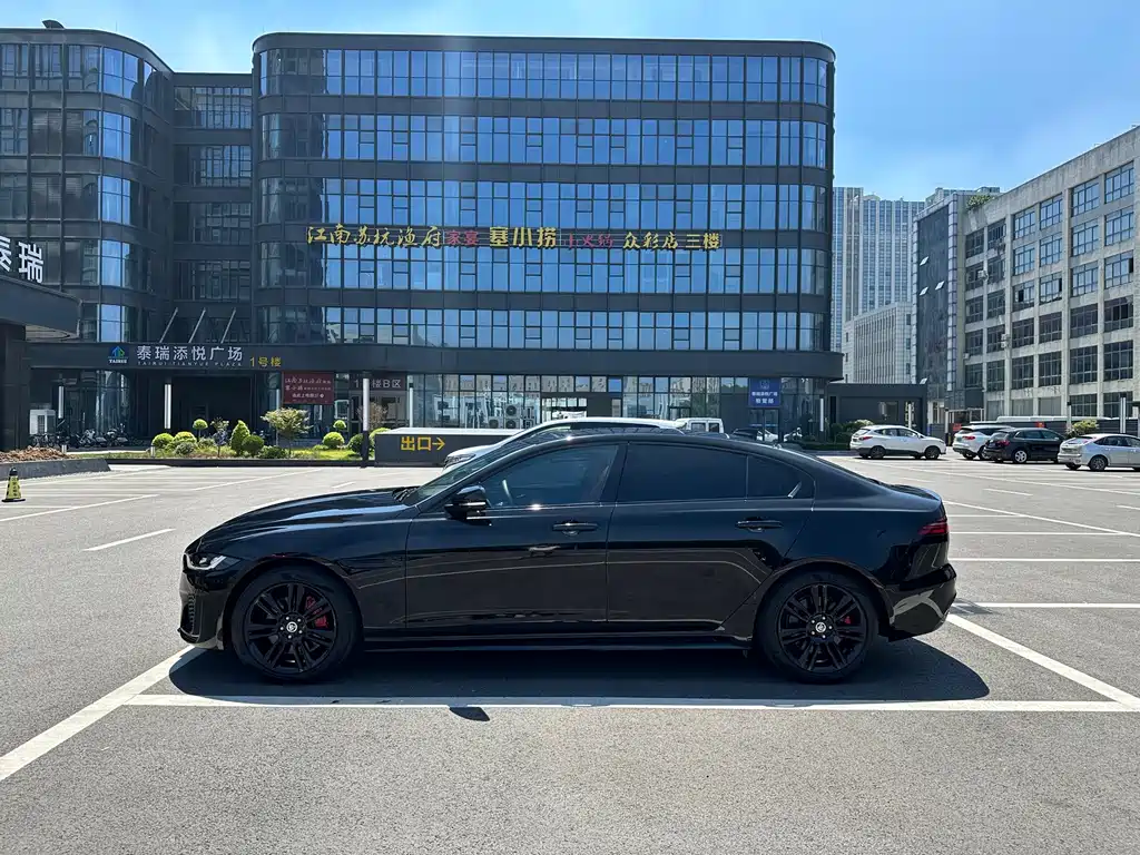 Jaguar XEL — миниатюра 4
