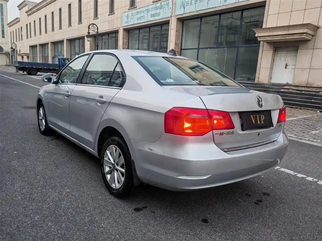 Volkswagen Jetta — миниатюра 16