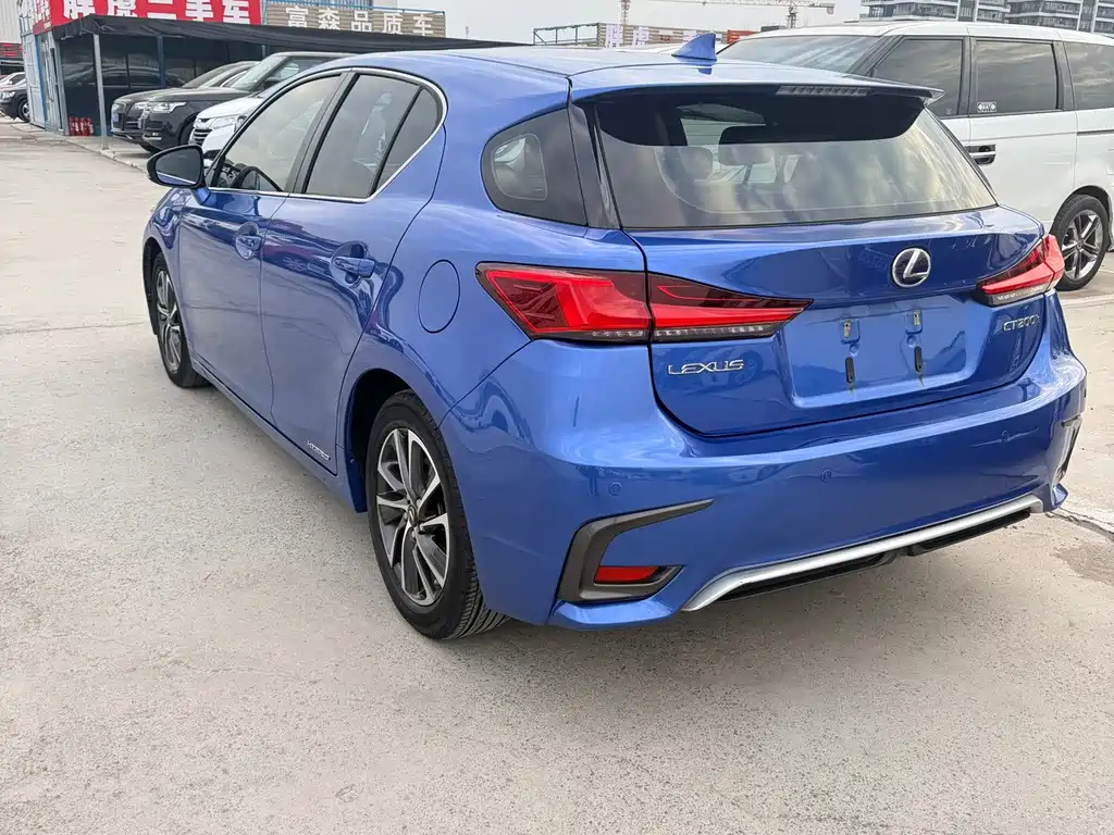 Lexus CT — миниатюра 4