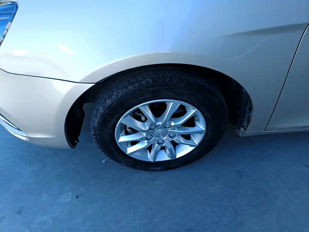 Geely Emgrand — миниатюра 23