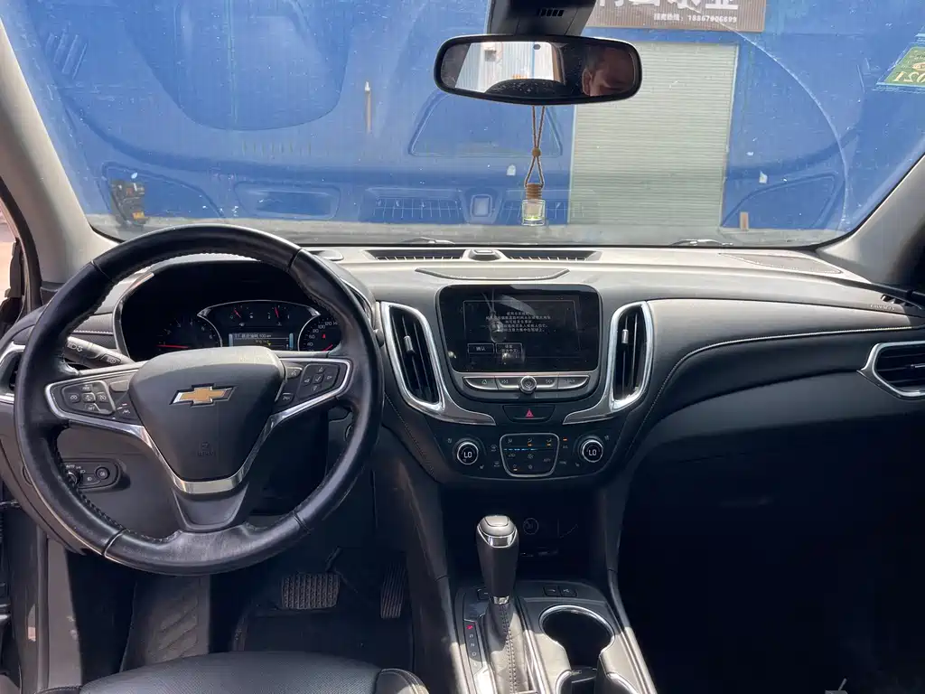 Chevrolet Equinox — миниатюра 9