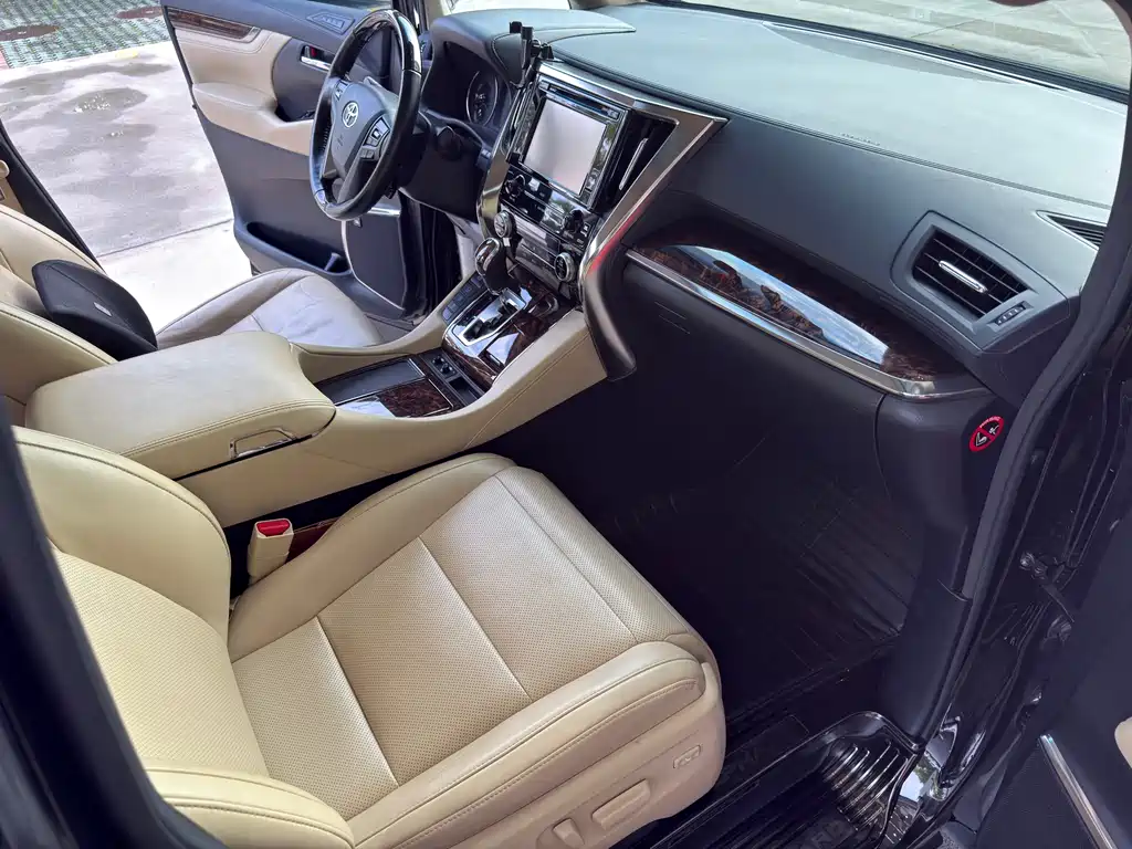 Toyota Alphard 2018 3.5L Luxury