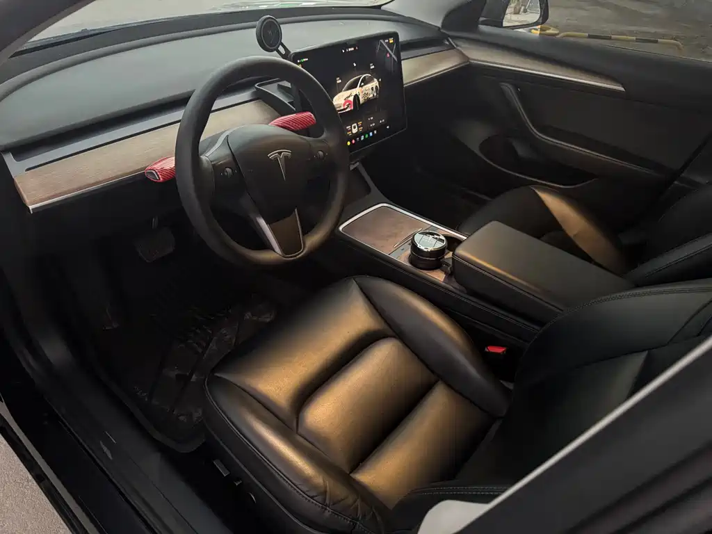 Tesla Model 3 — миниатюра 9