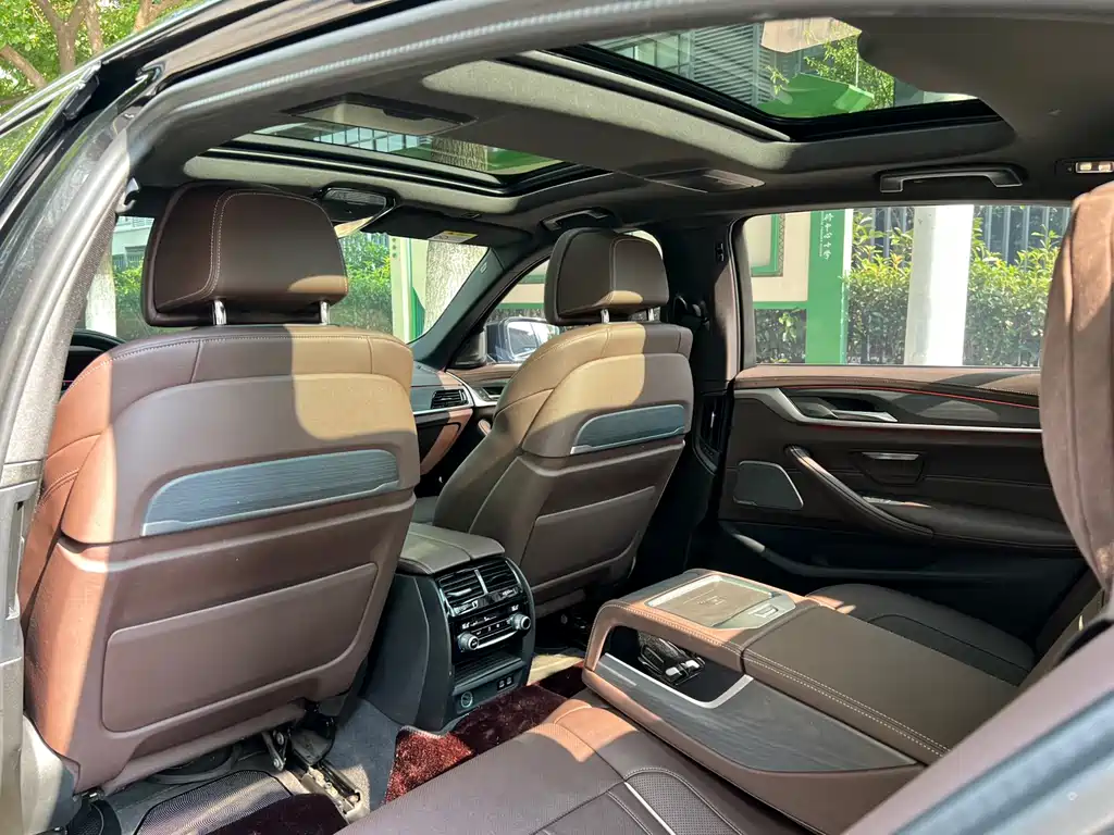 BMW 5 Series Facelift 530Li Premium Type M Sport Package, фото 12