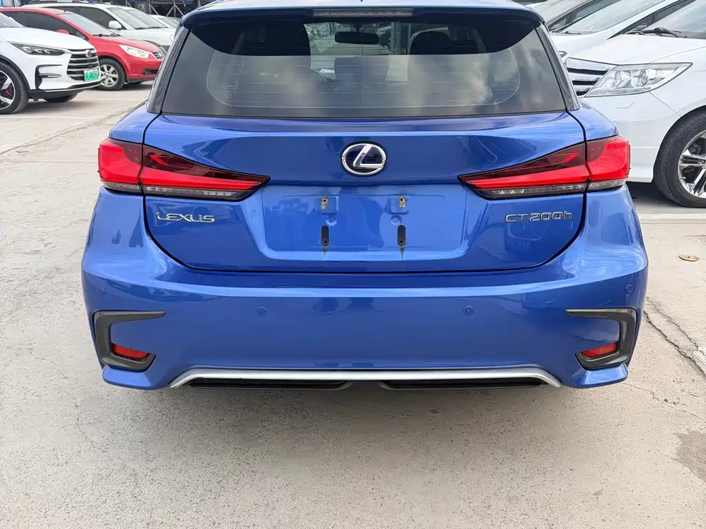 Lexus CT — миниатюра 5