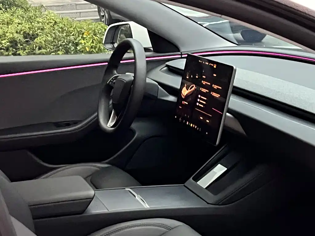 Tesla Model 3 — миниатюра 11